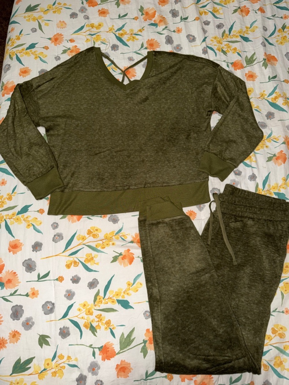Derek Heart Olive Green Two-Piece Lounge Set